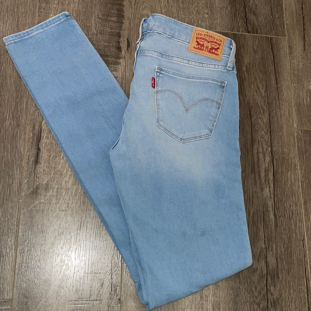 711 skinny (Levi)